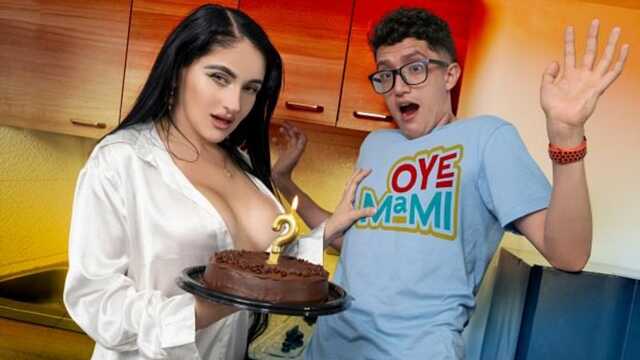 Лучший подарок на именины - секс с мамочкой