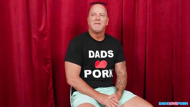 Секс с папочкой за сотню долларов