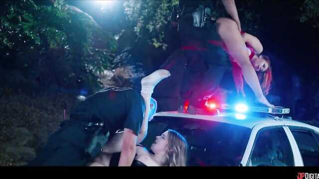 Групповые прелести работы проституток