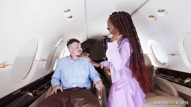 В самолёте тоже можно трахаться