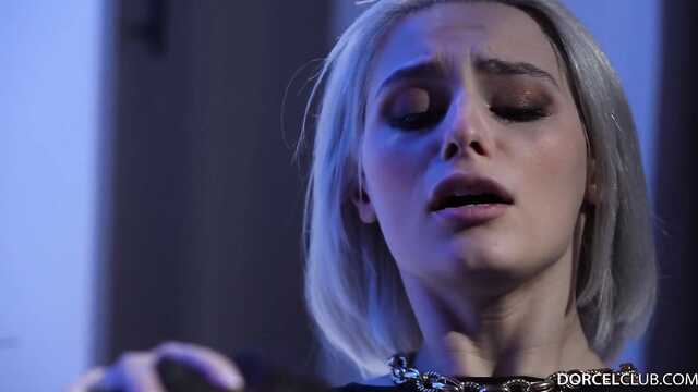 Ночной фетиш: лизание ступней и проникновение