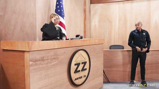 Грязная американская парочка устроила секс в суде