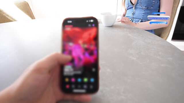 Может хватит дрочить на фотки сестры, лучше вставь