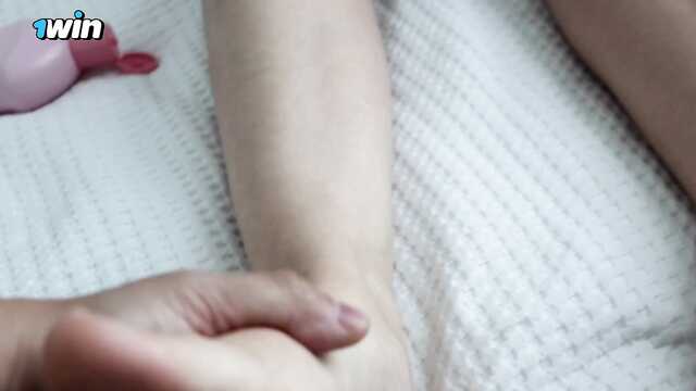 Мачеха переспала с пасынком после массажа ног