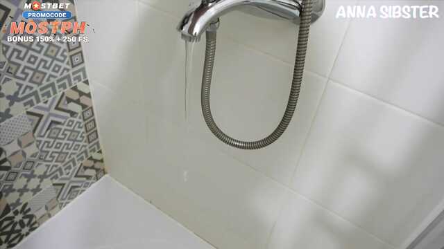 Постоялец с удовольствием выебал русскую горничную