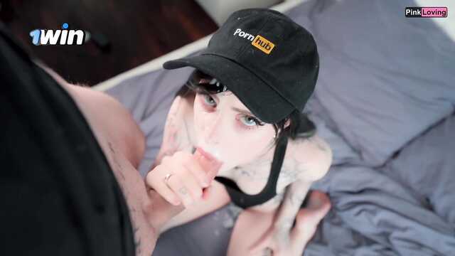 Обильно кончил на лицо симпатичной девушке