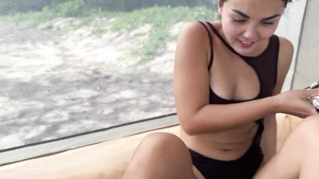 Мечта любой девушки - романтичный секс в палатке