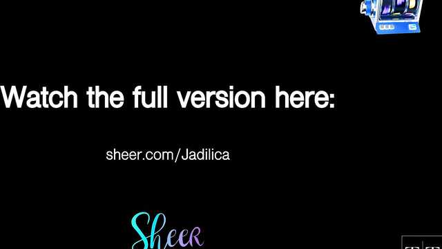 Забравшись в постель, нахал выебал двух телок