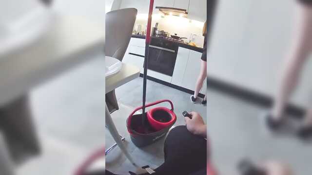 Лучший друг мужа знатно ебет мою анальную дырочку