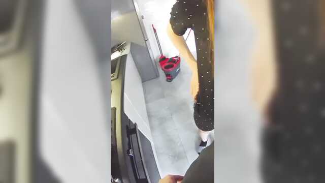 Лучший друг мужа знатно ебет мою анальную дырочку