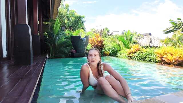 Пока мой муж на работе, я трахаюсь с соседом