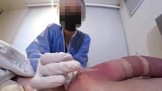 Мен Симферопольде секс үшін бөлме немесе пәтер жалдаймын. Қоғамдық көлікте кеуделерін қадап көру