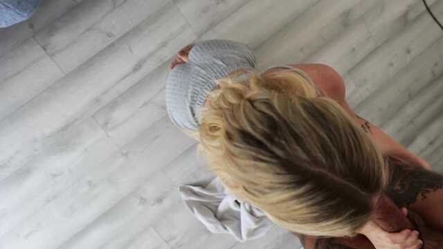 Член брата в пизденке доставил сестренке кайф