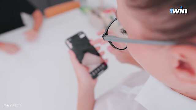 Парень зашёл в гости к соседке и трахнул в киску