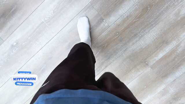 Узнаю, что сводная сестра веб модель и ебу в киску