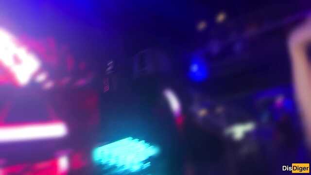 Впервые занимаюсь сексом в туалете ночного клуба