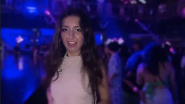 Впервые занимаюсь сексом в туалете ночного клуба