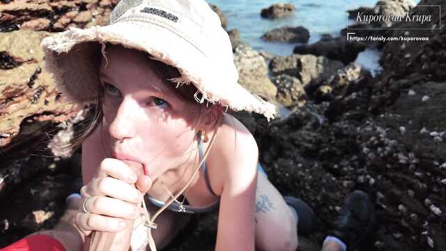 Отдых с сестрой на пляже закончился сочным минетом