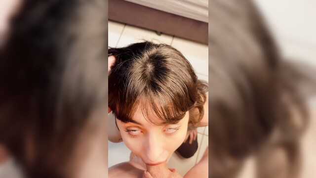 Глубокая глотка моей девушки создана для секса