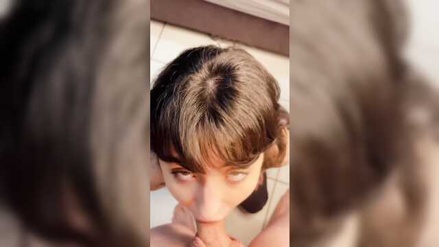 Глубокая глотка моей девушки создана для секса