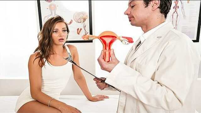 Не удержавшись, доктор оплодотворил пациентку