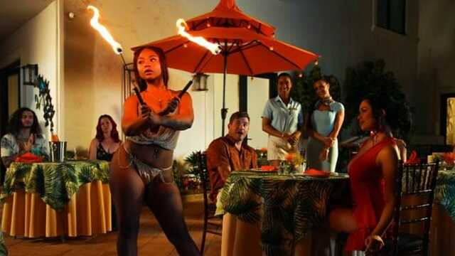 Массажные ласки возбудили и я изменила муженьку