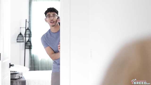 Секс уроки от мачехи понравились девственнику