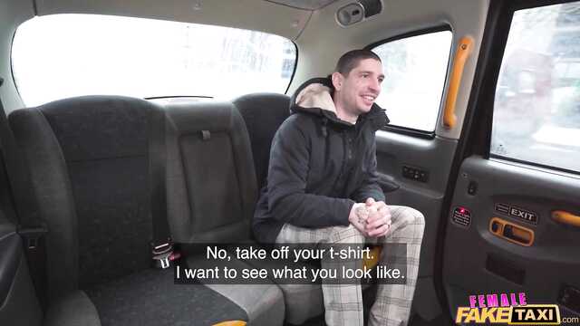 Женское секс такси: пассажир засадил в рыжую нимфу