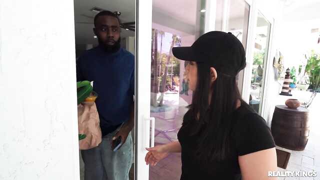 Официальная доставка чёрного члена