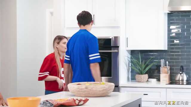 Просмотр футбольного матча пошёл немного не так