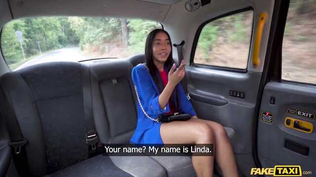 У меня нет денег, поэтому еби меня в салоне такси