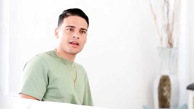 Я и не думал, что сводная сестра такая развратная