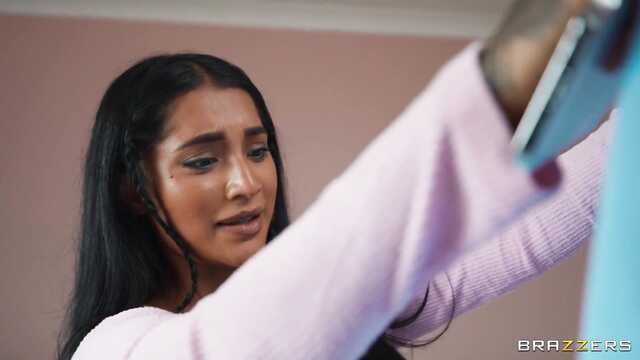 Крупный белый член расслабил сочную негритянку