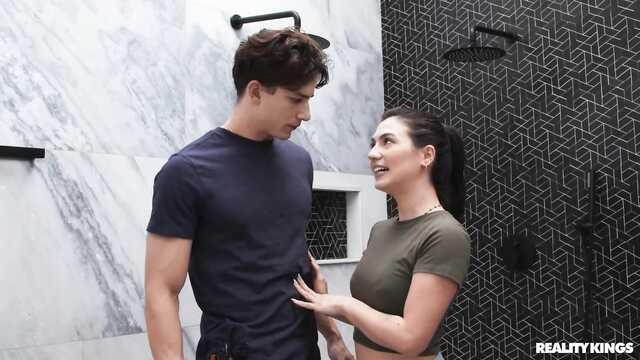 Хватит заниматься ремонтом, давай лучше трахаться