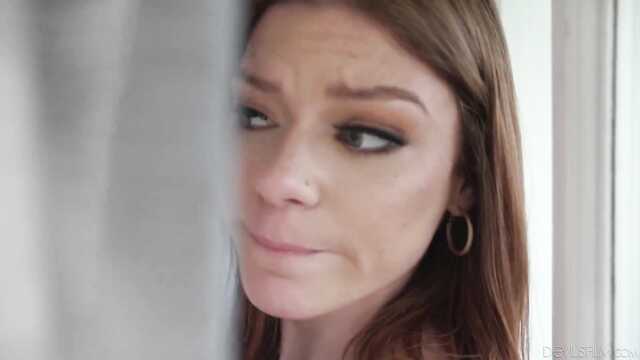 Застукала мужа за изменой и присоединилась к сексу