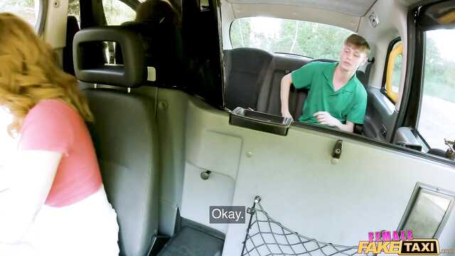 Ого, на что способна эта таксистка