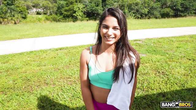 Вот это повезло обычной американской тёлочке