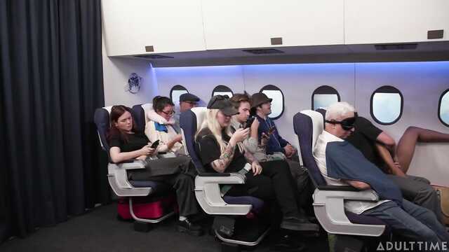 Оплодотворил в самолете распутную негритянку