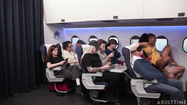 Оплодотворил в самолете распутную негритянку