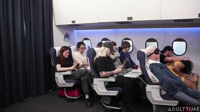 Оплодотворил в самолете распутную негритянку