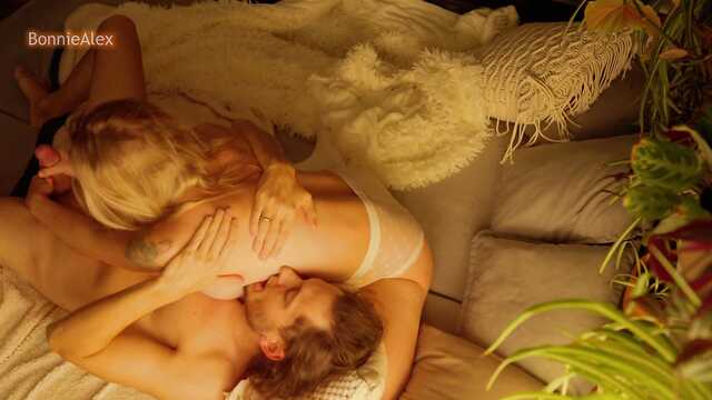 Чтобы муж крепко спал, пришлось дрочить перед сном