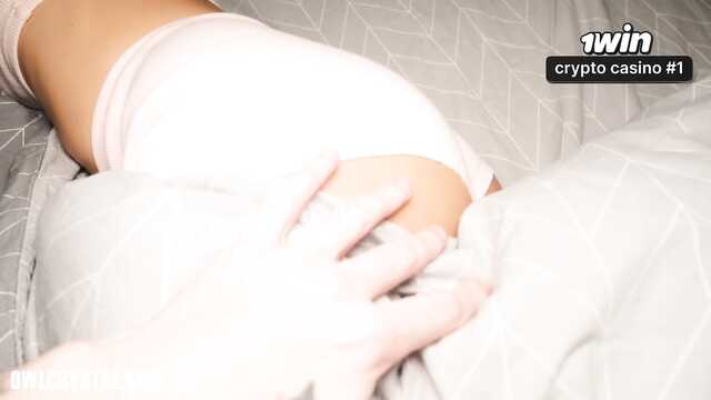 Разбудил сексуальную сводную сестру большим членом