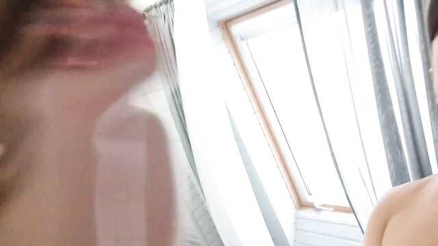 С разговорами засаживаю в задницу молодой подруге