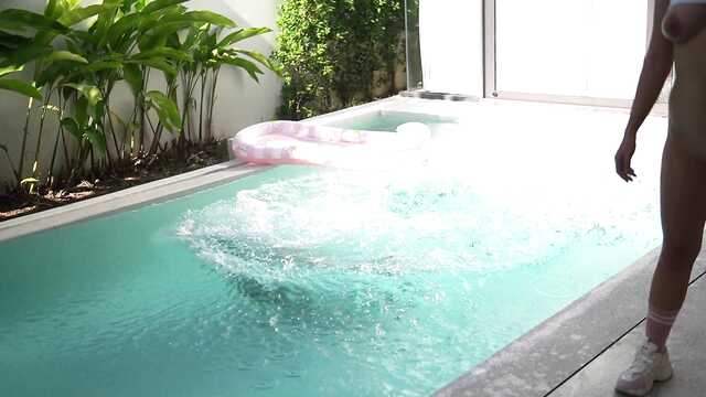 Когда я трахаюсь в киску, мир вокруг замирает