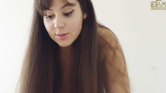 Брат узнает сексуальный секрет сводной сестры