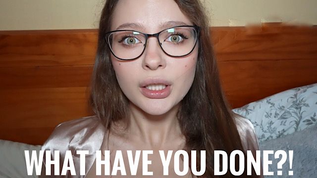 Трусь членом о клитор мачехи и засаживаю внутрь