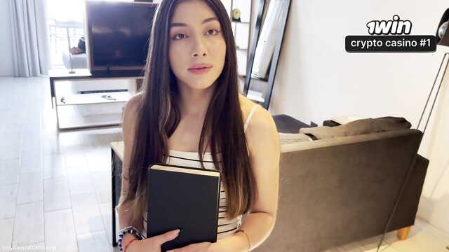 Увидев большой член, скромница захотела секса