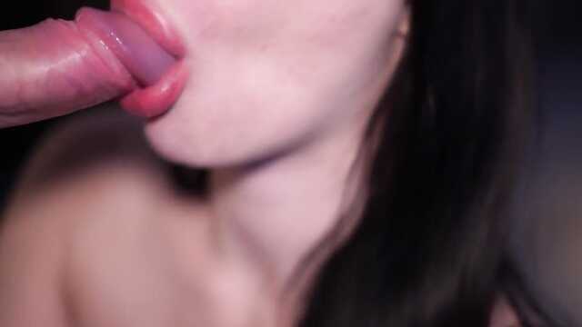 Нарезка сцен с эякуляцией в рот и глотанием спермы