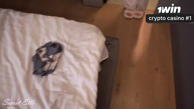 Застукала пасынка, который дрочил на мои трусики