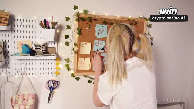 Ради пятерок студентке пришлось сосать учителю